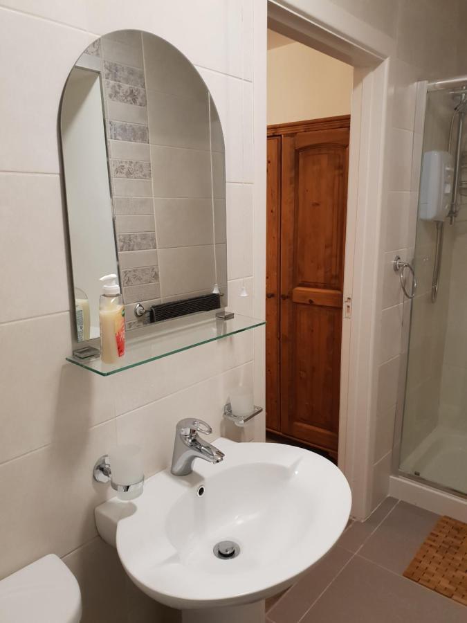 Kiltoy Cottage, Holiday home *